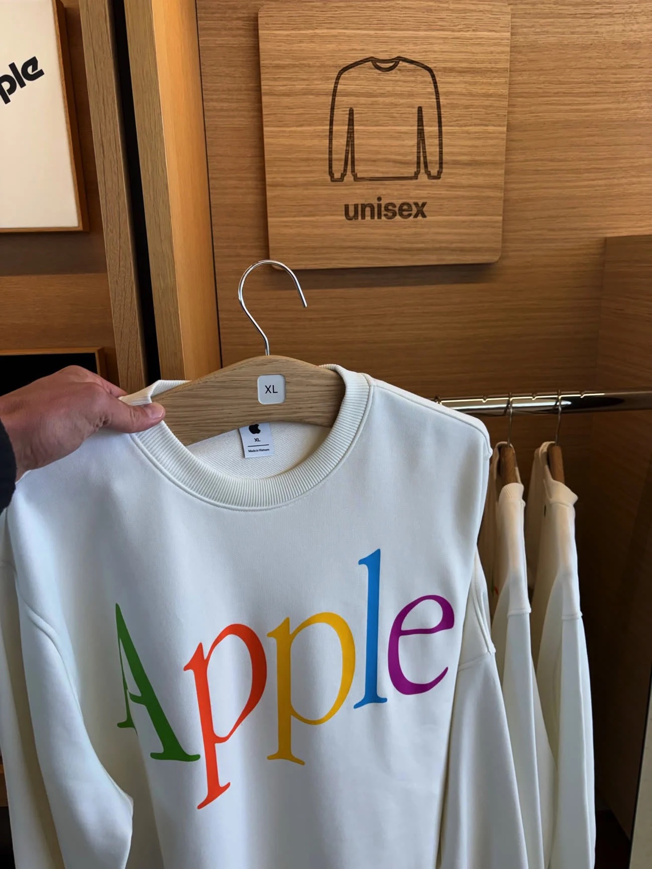 Pèlerinage à Cupertino : quand un fan d’Apple repart avec un T-shirt